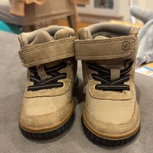 Toddler stride rite 360 Melvin boot taupe sz 5 6